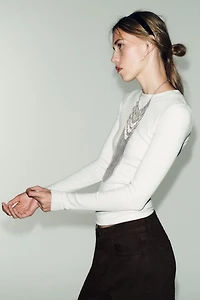 T-SHIRT CÔTELÉ À MANCHES LONGUES