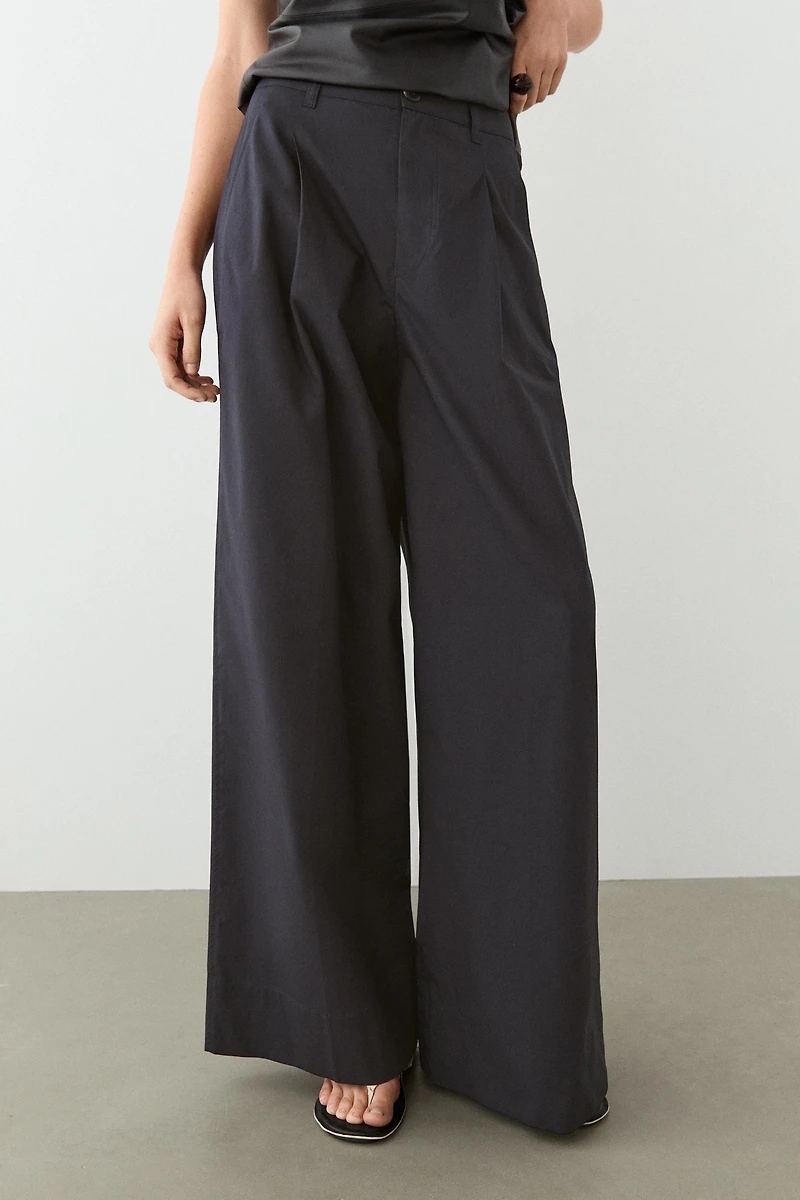 Cotton blend wide-leg pleated trousers