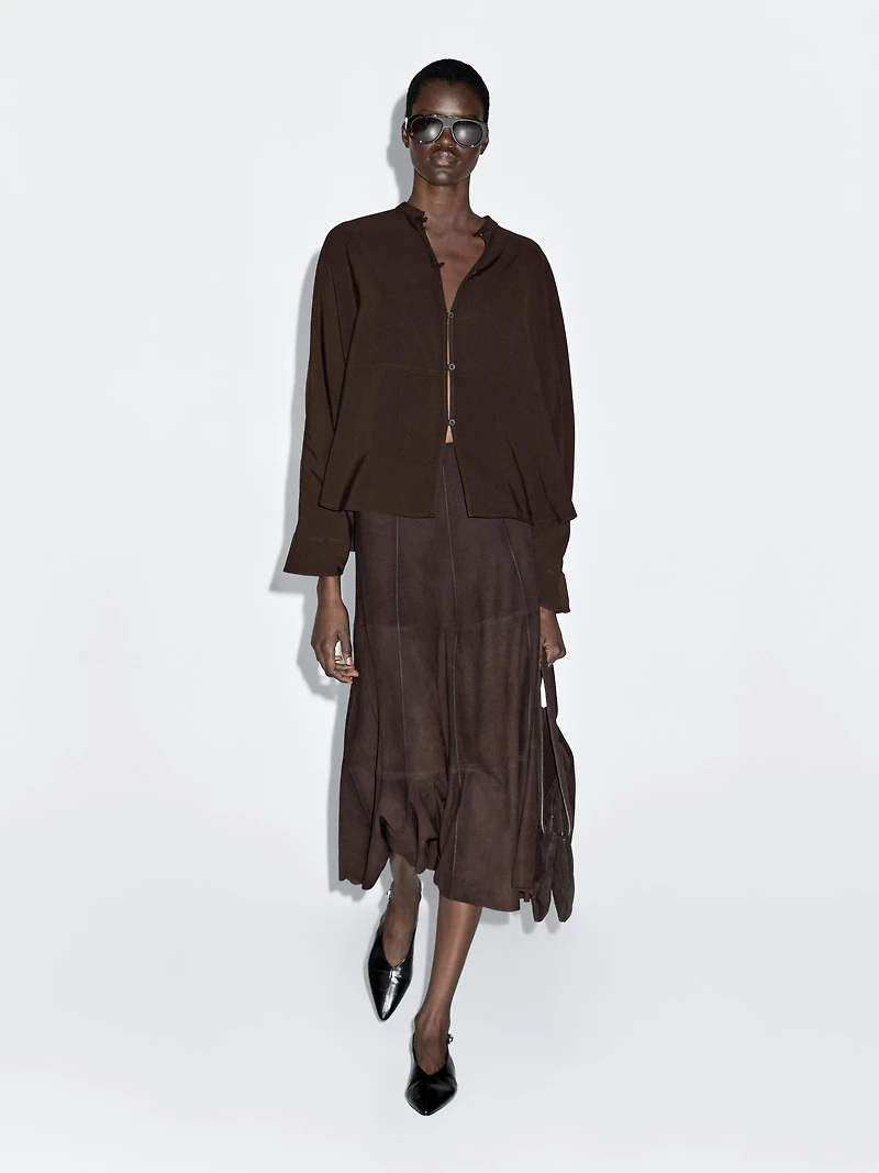 Stand collar shirt with front seam