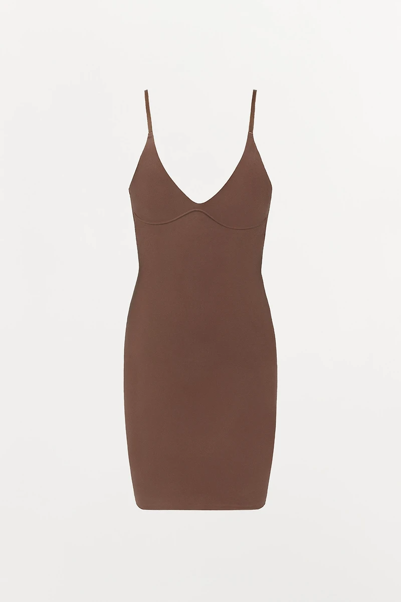 ROBE COURTE AVEC POLYAMIDE