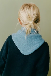 TRIANGULAR 100% CASHMERE SCARF