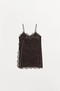 LACE CAMISOLE TOP