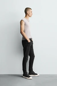 RIPPED SKINNY FIT JEANS