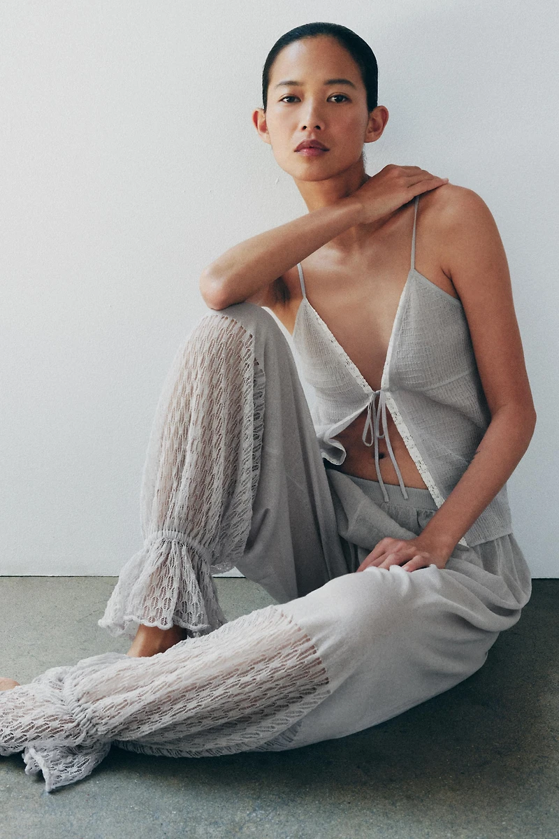 RUFFLED BLOOMER KNIT PANTS