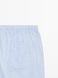 Pyjama avec haut à manches courtes et pantalon rayures