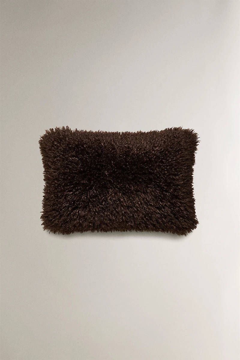 FAUX FUR SCALLOPED THROW PILLOW COVER