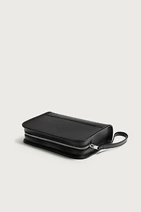TEXTURED CLUTCH
