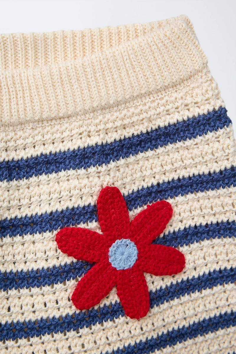 KNIT STRIPED SHORTS WITH FLOWER