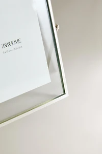 EASEL PICTURE FRAME