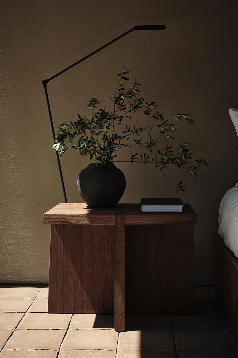 SIDETABLE 01