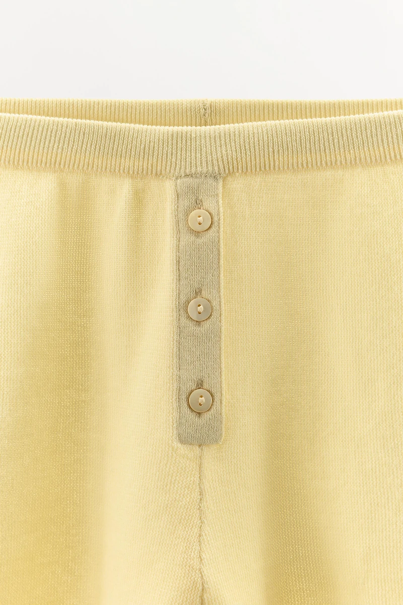SHORT EN MÉLANGE DE COTON À BOUTONS