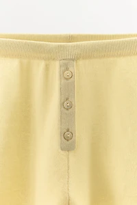 SHORT EN MÉLANGE DE COTON À BOUTONS