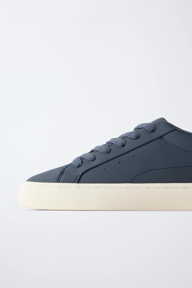 BASIC SNEAKERS
