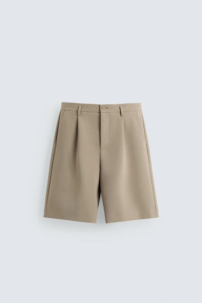 FLOWY PLEATED SHORTS