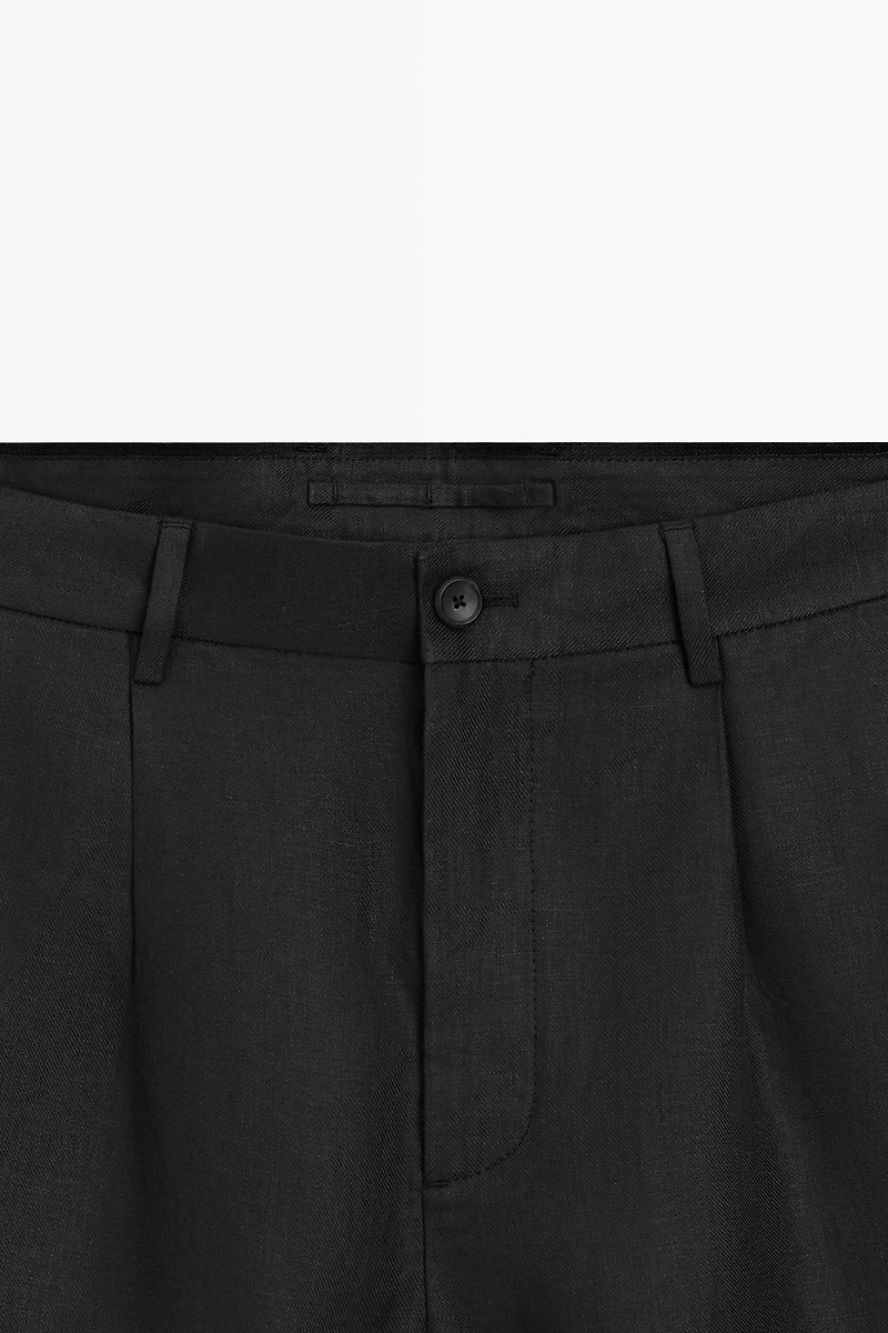 Linen Bermuda shorts with darts