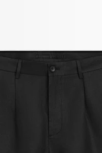 Linen Bermuda shorts with darts