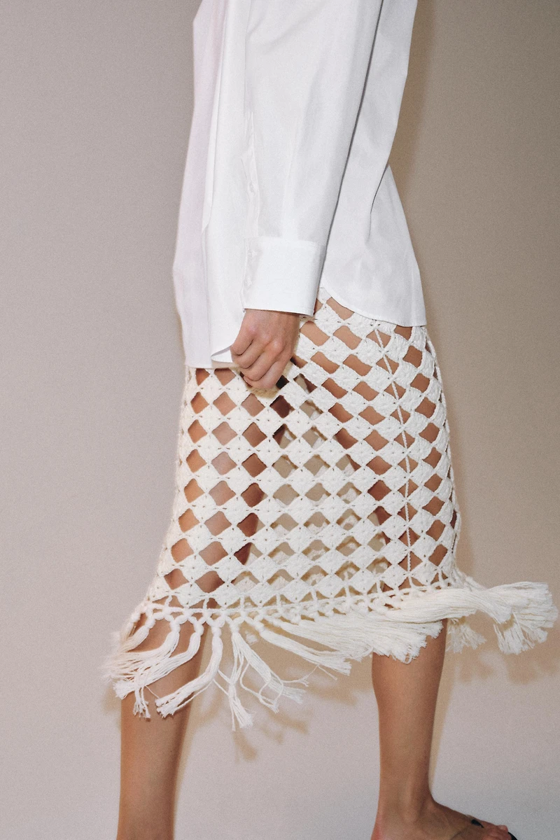 CROCHET FRINGED KNIT SKIRT