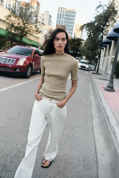 CONTRAST RIB KNIT TOP