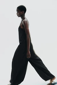 TEXTURED FLOWY LONG JUMPSUIT