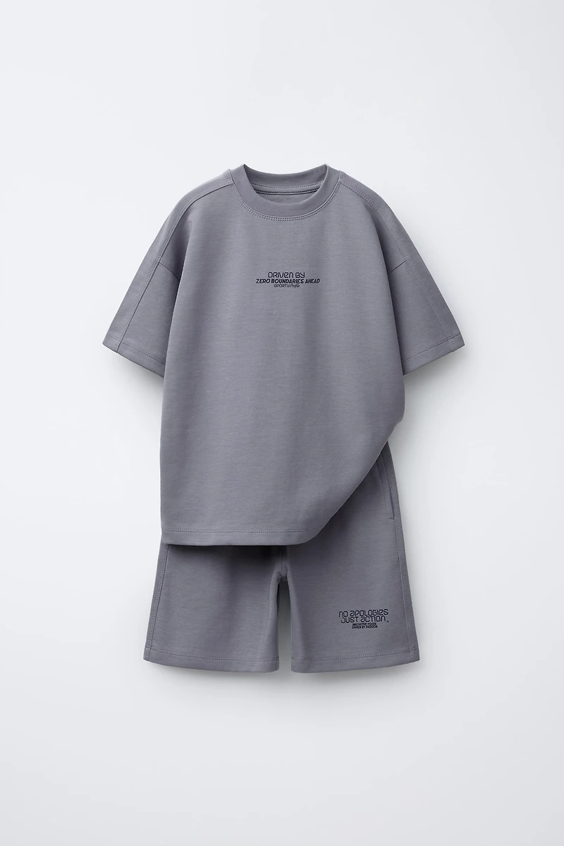 TEXT INTERLOCK T-SHIRT AND BERMUDA SET