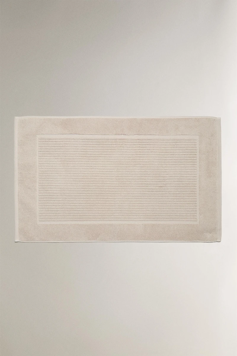 RIBBED TEXTURE BATH MAT