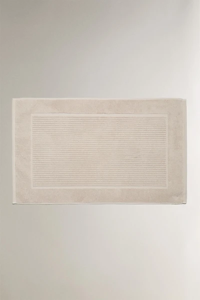 RIBBED TEXTURE BATH MAT