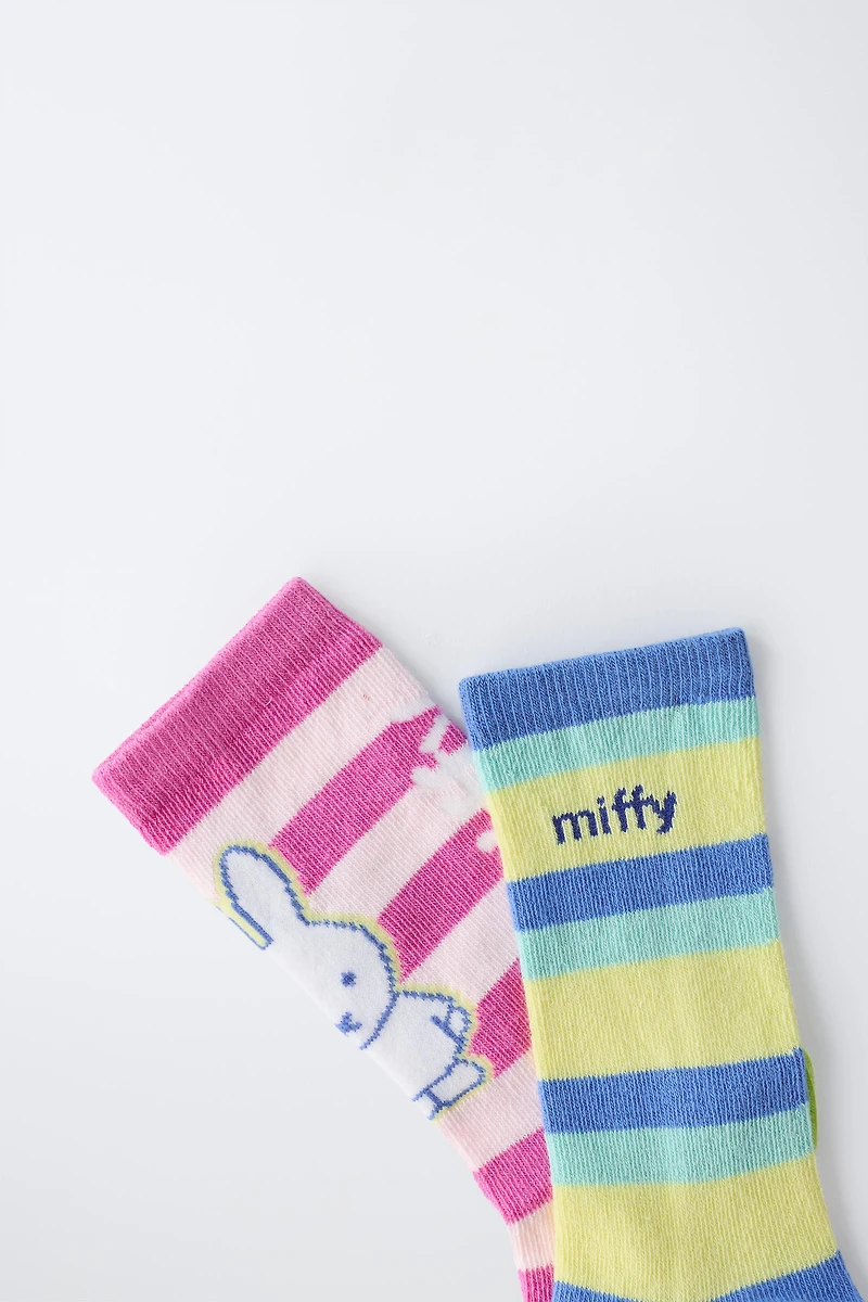 LOT DE DEUX CHAUSSETTES MONTANTES À RAYURES MIFFY™ MERCIS BV ©
