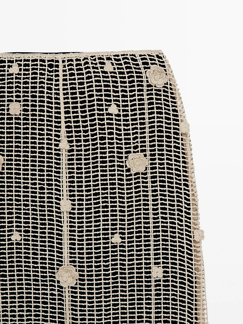 Midi skirt with floral embroidery