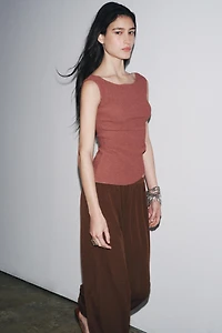 DRAPED TEXTURED TOP