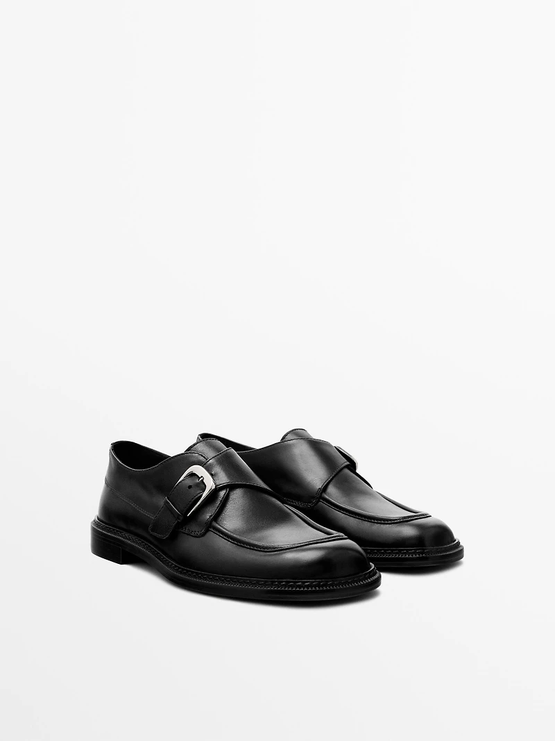 Leather derby shoes with buckle