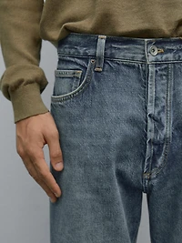 Straight-leg jeans