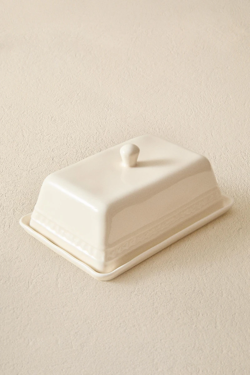 STONEWARE RAISED DESIGN BUTTER DISH