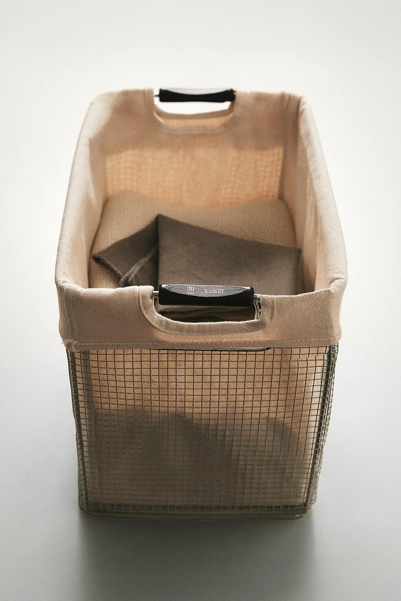 METAL LAUNDRY BASKET