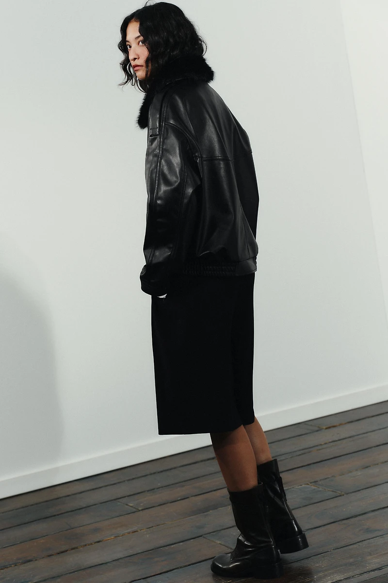 DETACHABLE FAUX FUR COLLAR JACKET