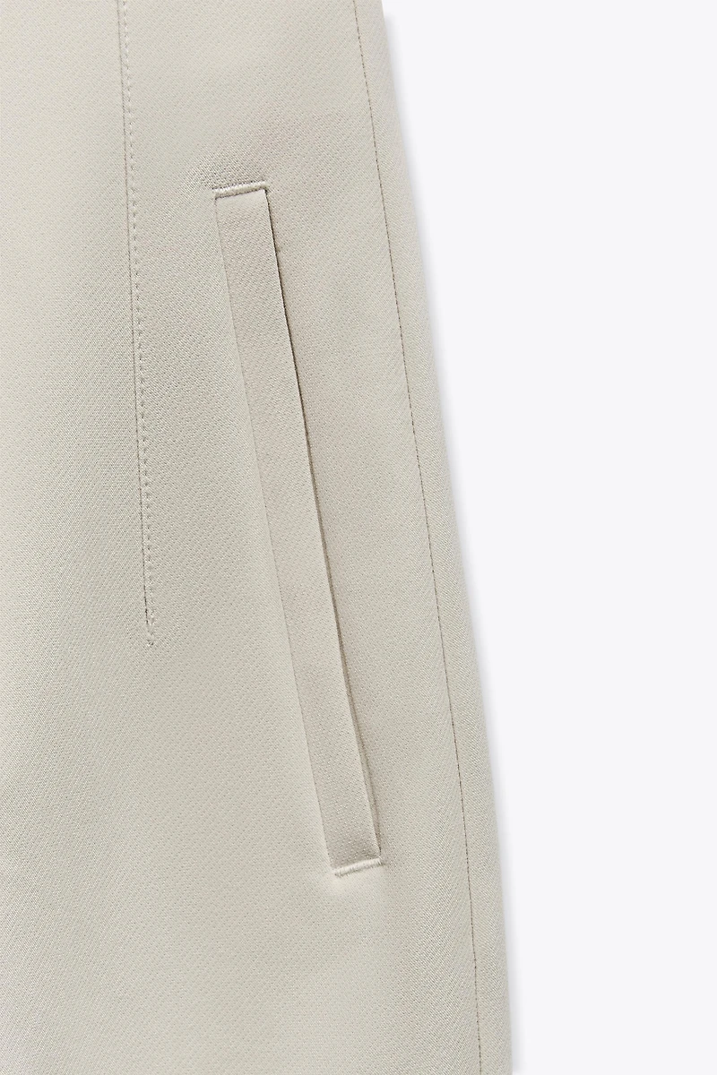 PANTS WITH A HIGH WAIST