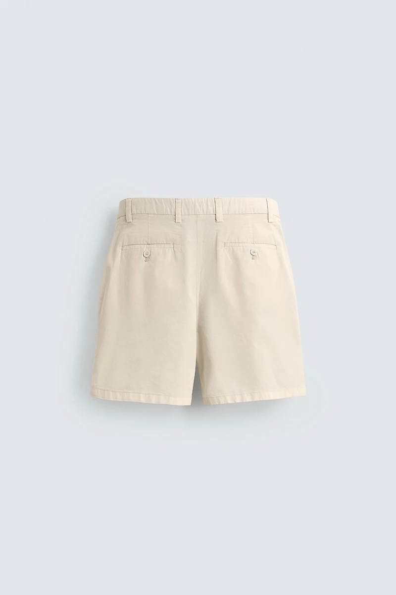 SHORT REGULAR FIT AVEC PLIS