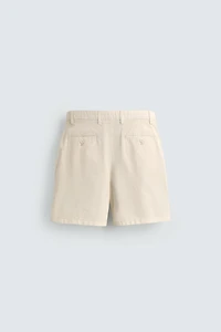 SHORT REGULAR FIT AVEC PLIS