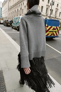 OVERSIZED HIGH NECK KNIT JUMPER