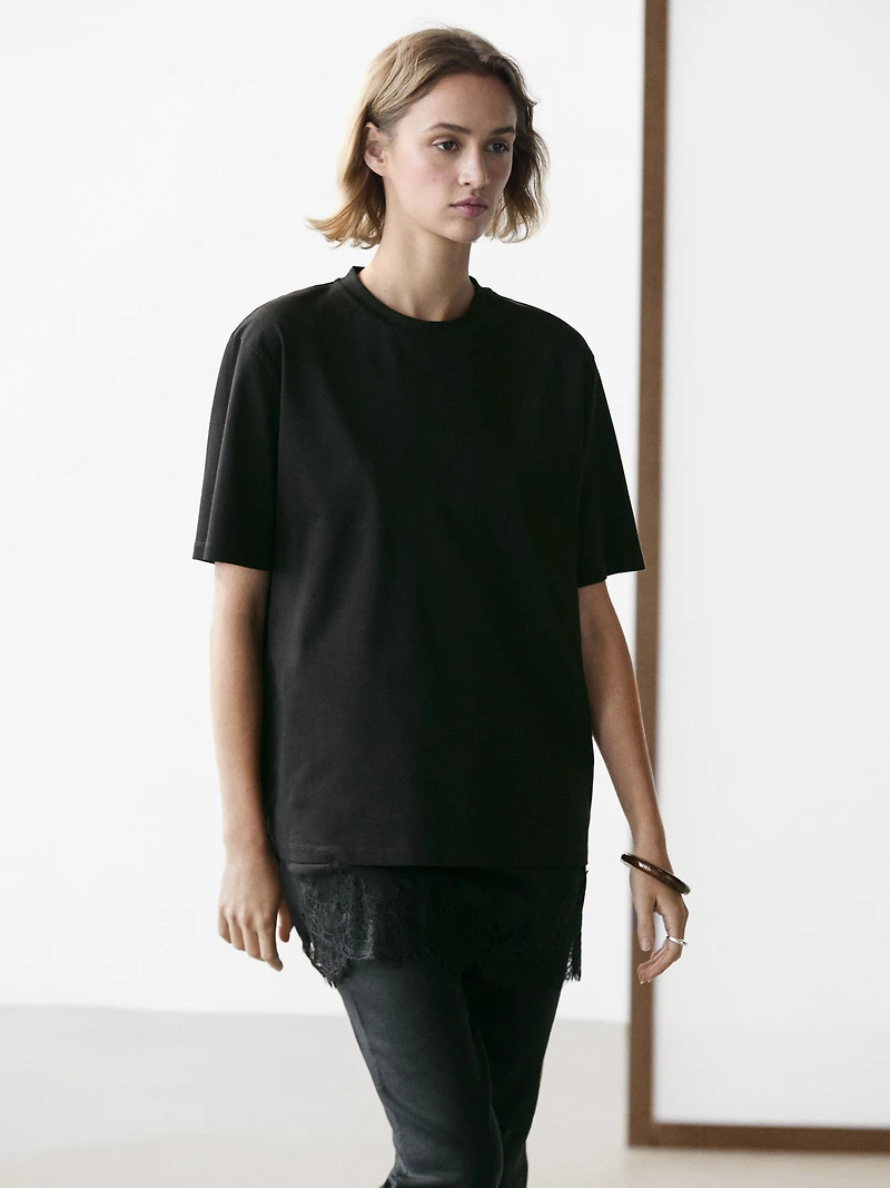 T-shirt à manches courtes avec détails en dentelle