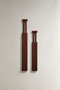 EXTENDABLE WOODEN CLOSET DIVIDER