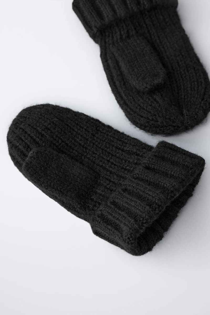 KNIT MITTENS