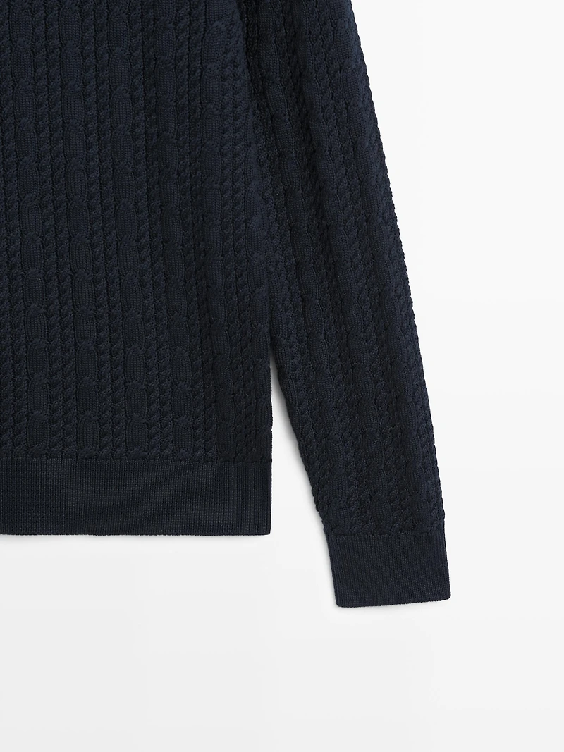 Cable-knit 100% cotton sweater with crew neck