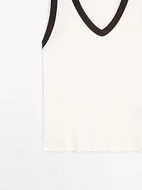 Ribbed V-neck T-shirt