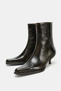BOTTINES KITTEN HEEL EN CUIR
