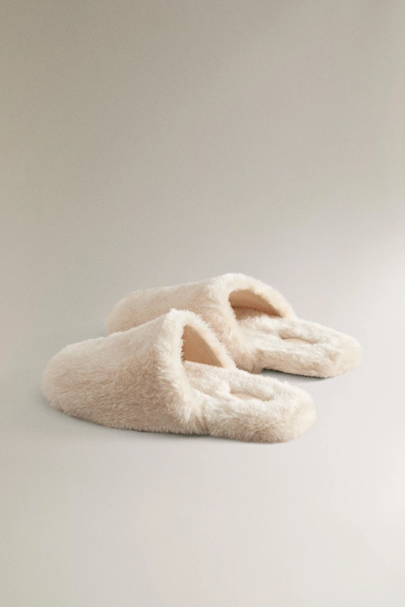 FAUX FUR MULE SLIPPERS