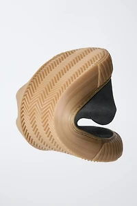 BAREFOOT LEATHER STRAP SNEAKERS