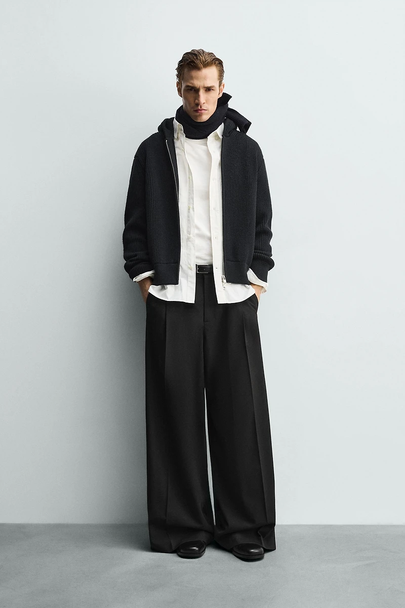 PLEATED WIDE FIT PANTS