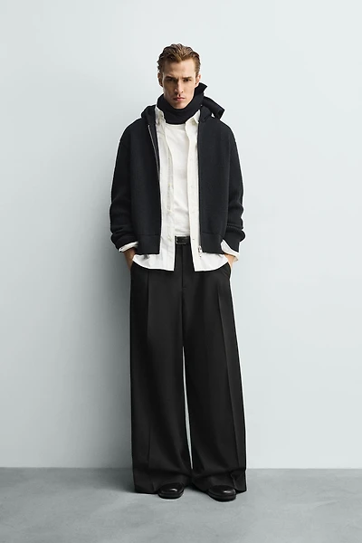 PLEATED WIDE FIT PANTS
