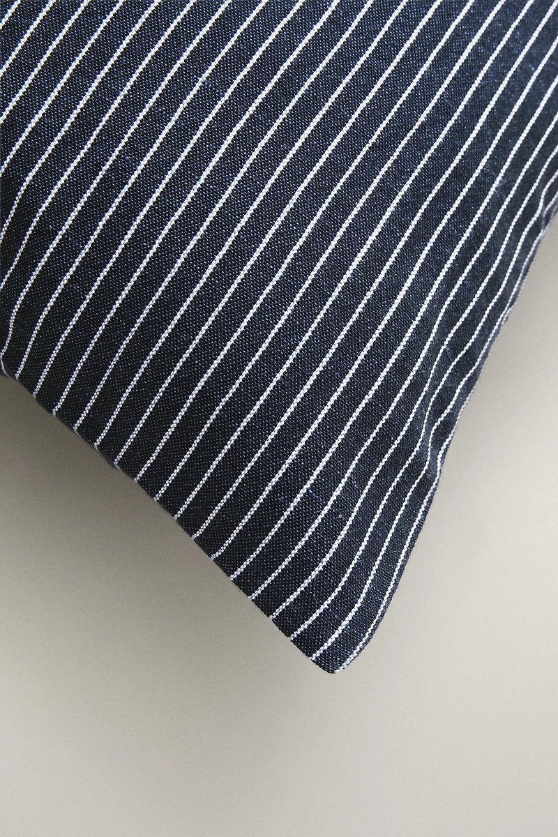 THIN STRIPE THROW PILLOW COVER