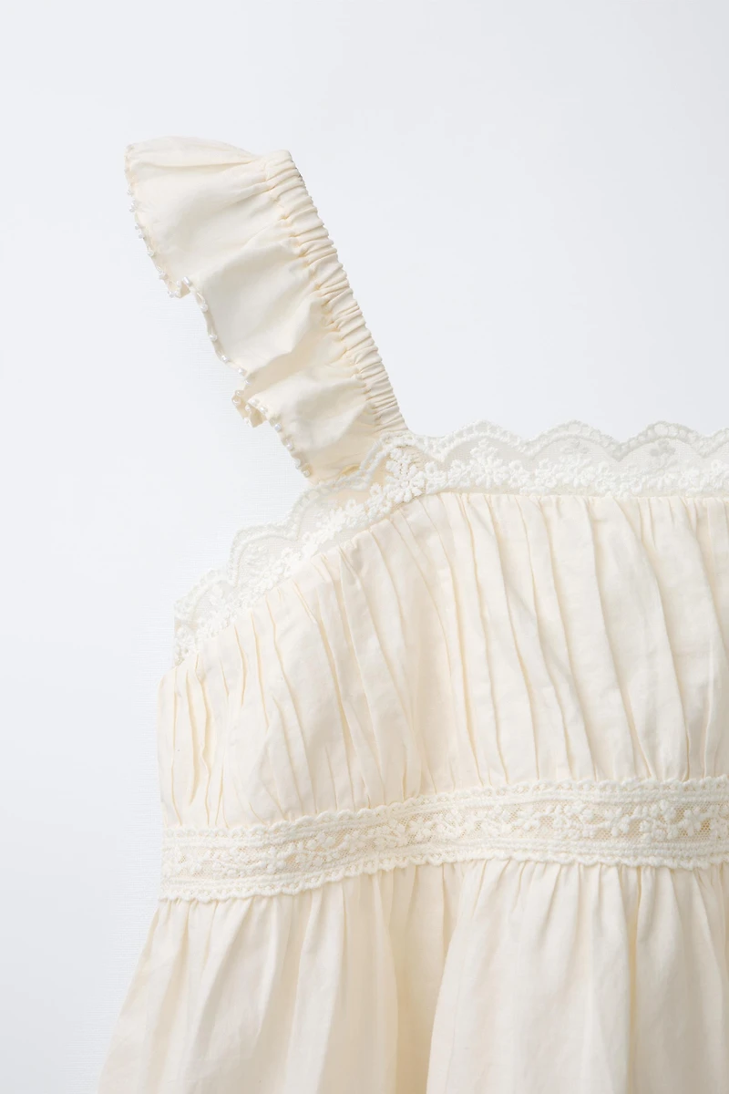 BLOUSE EN DENTELLE